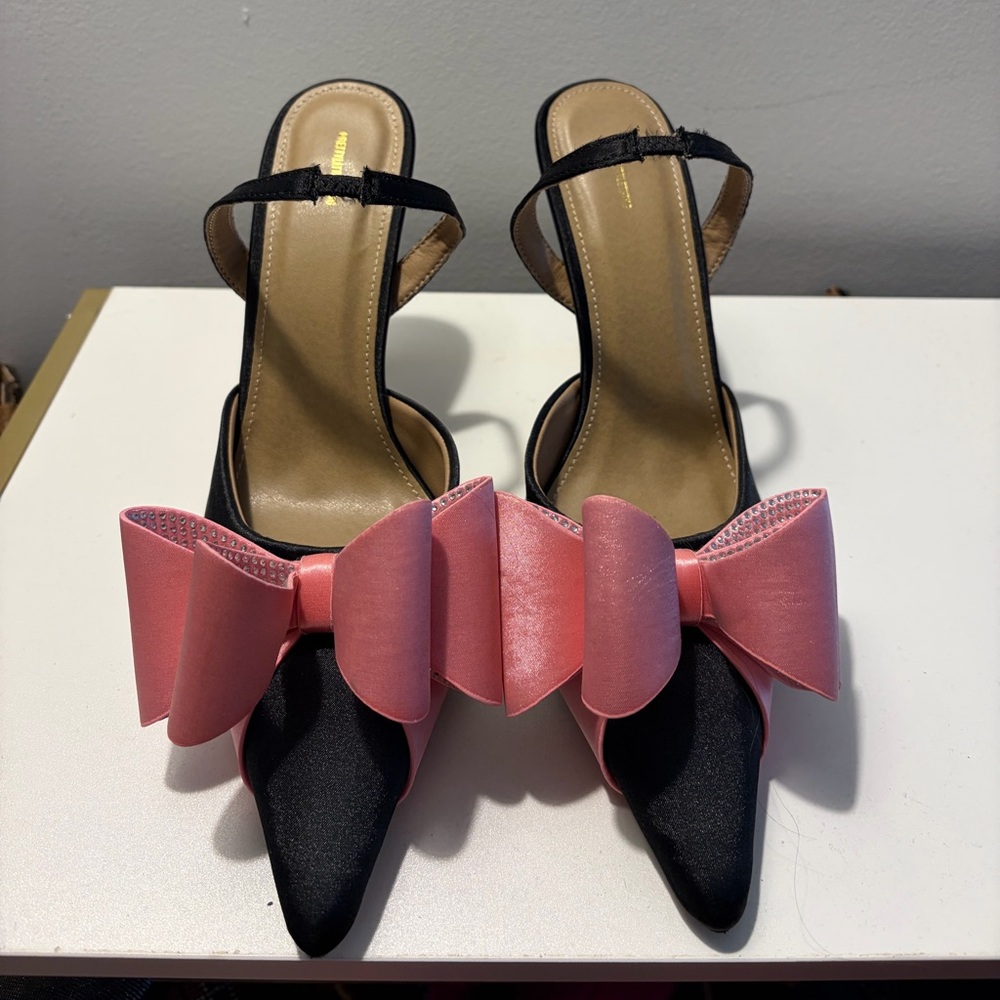 Bow kitten heels